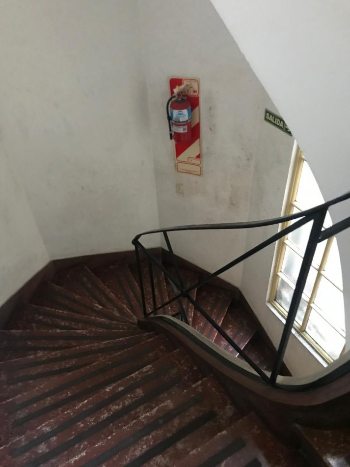 2 Ambientes Al Frente A Reciclar 2 Pisos X Escaleras