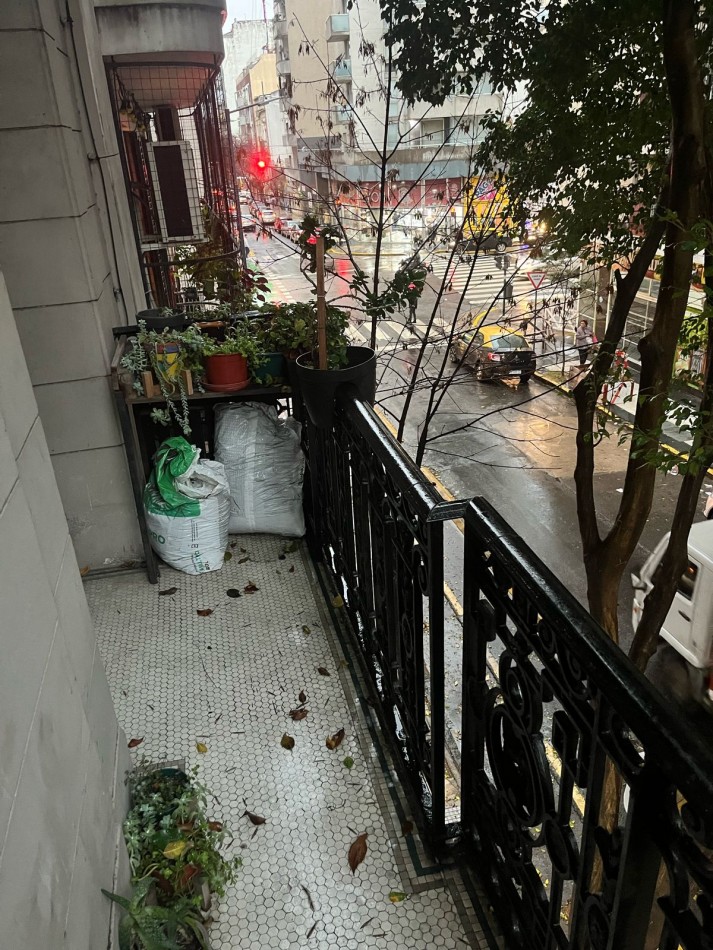VENTA MUY LINDO PH 6 AMBIENTES BALCON AL FTE. 1ER PISO SIN EXPENSAS ****APTO CREDITO BANCARIO****