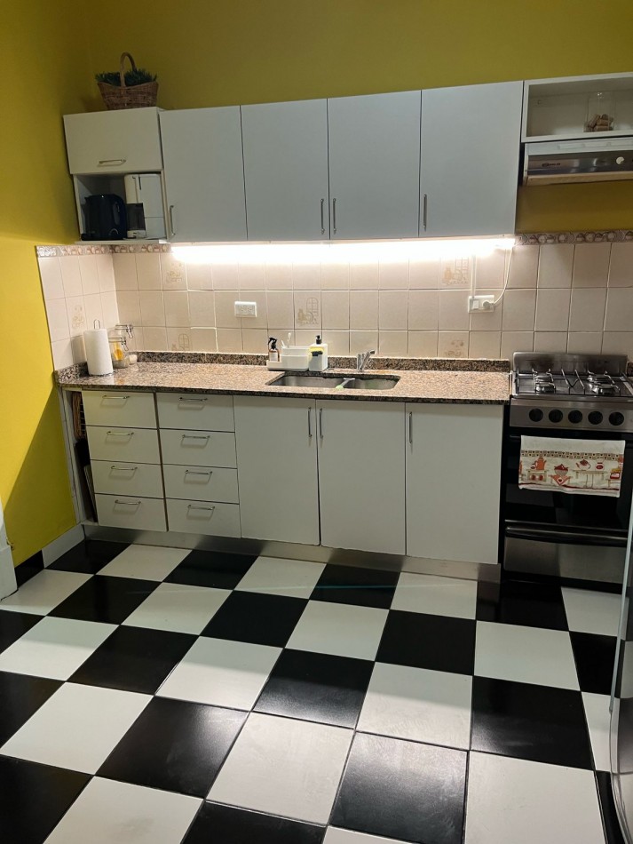 VENTA MUY LINDO PH 6 AMBIENTES BALCON AL FTE. 1ER PISO SIN EXPENSAS ****APTO CREDITO BANCARIO****