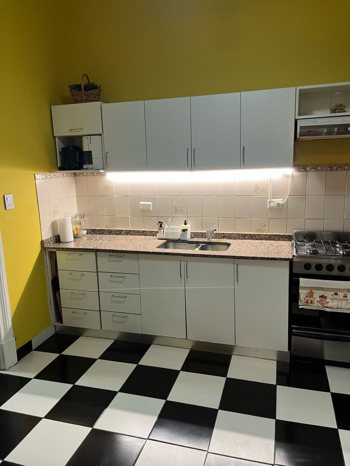VENTA MUY LINDO PH 6 AMBIENTES BALCON AL FTE. 1ER PISO SIN EXPENSAS ****APTO CREDITO BANCARIO****