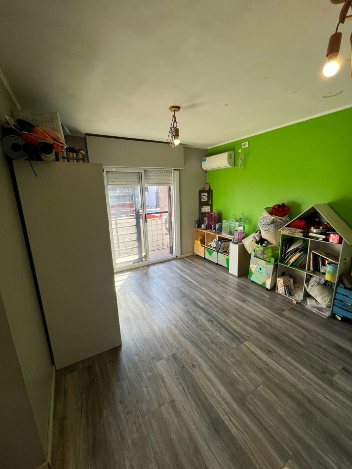 VENTA PH 4 AMBIENTES CON PATIO, BALCON TERRAZA A MEJORAR ***SIN EXPENSAS***