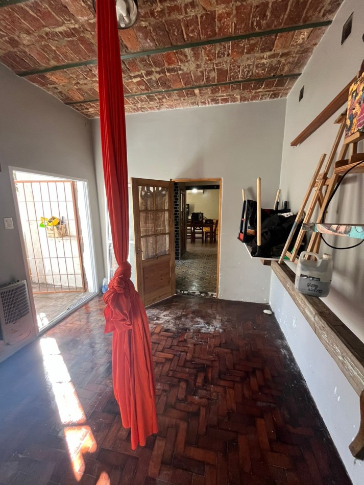 VENTA PH 4 AMBIENTES CON PATIO, BALCON TERRAZA A MEJORAR ***SIN EXPENSAS***