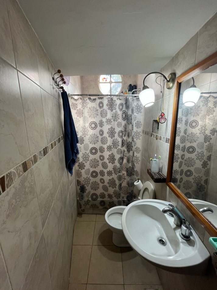 VENTA PH 4 AMBIENTES CON PATIO, BALCON TERRAZA A MEJORAR ***SIN EXPENSAS***