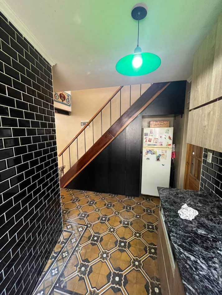 VENTA PH 4 AMBIENTES CON PATIO, BALCON TERRAZA A MEJORAR ***SIN EXPENSAS***