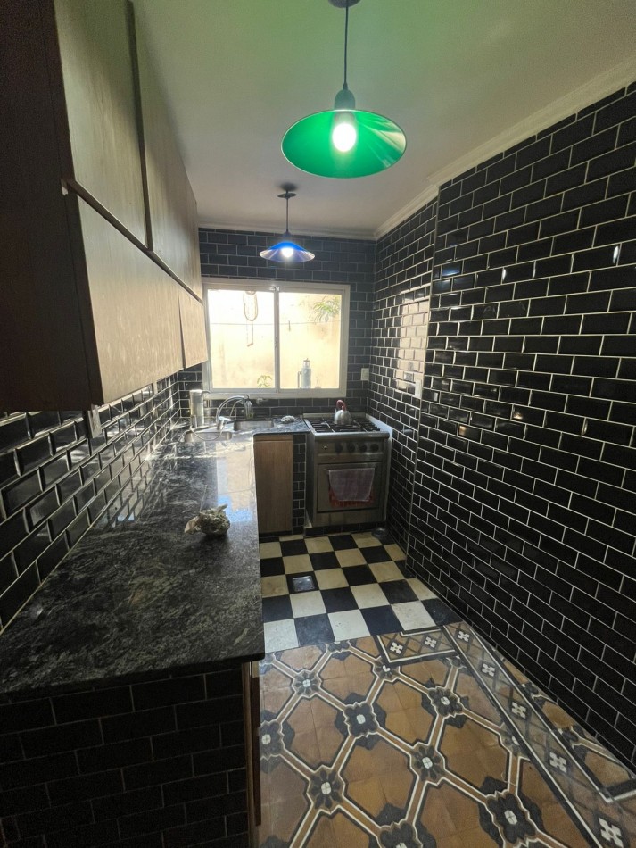 VENTA PH 4 AMBIENTES CON PATIO, BALCON TERRAZA A MEJORAR ***SIN EXPENSAS***