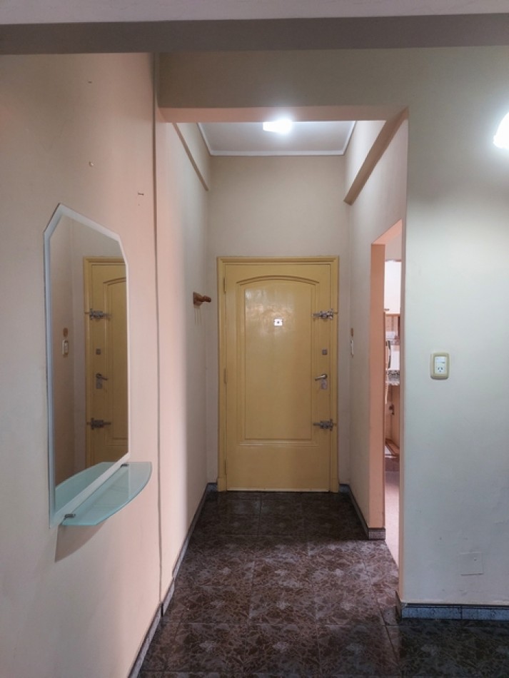 Venta amplio Depto. 2 ambientes con balcon al Fte. ***apto credito bancario***