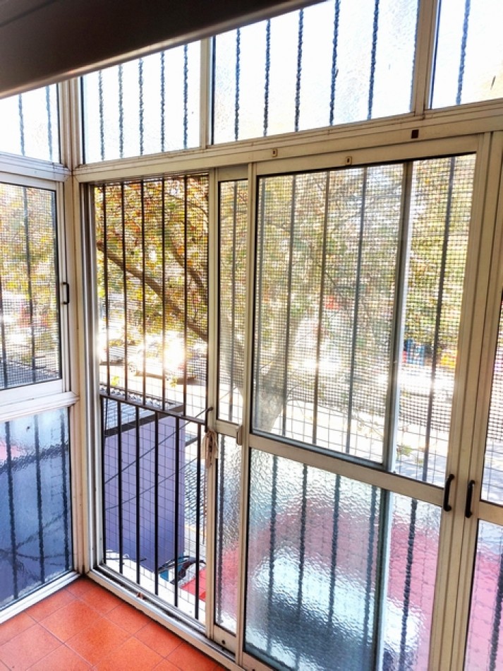 Venta amplio Depto. 2 ambientes con balcon al Fte. ***apto credito bancario***