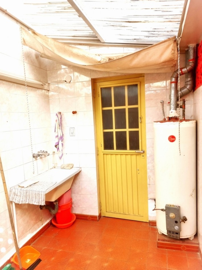 Venta amplio Depto. 2 ambientes con balcon al Fte. ***apto credito bancario***