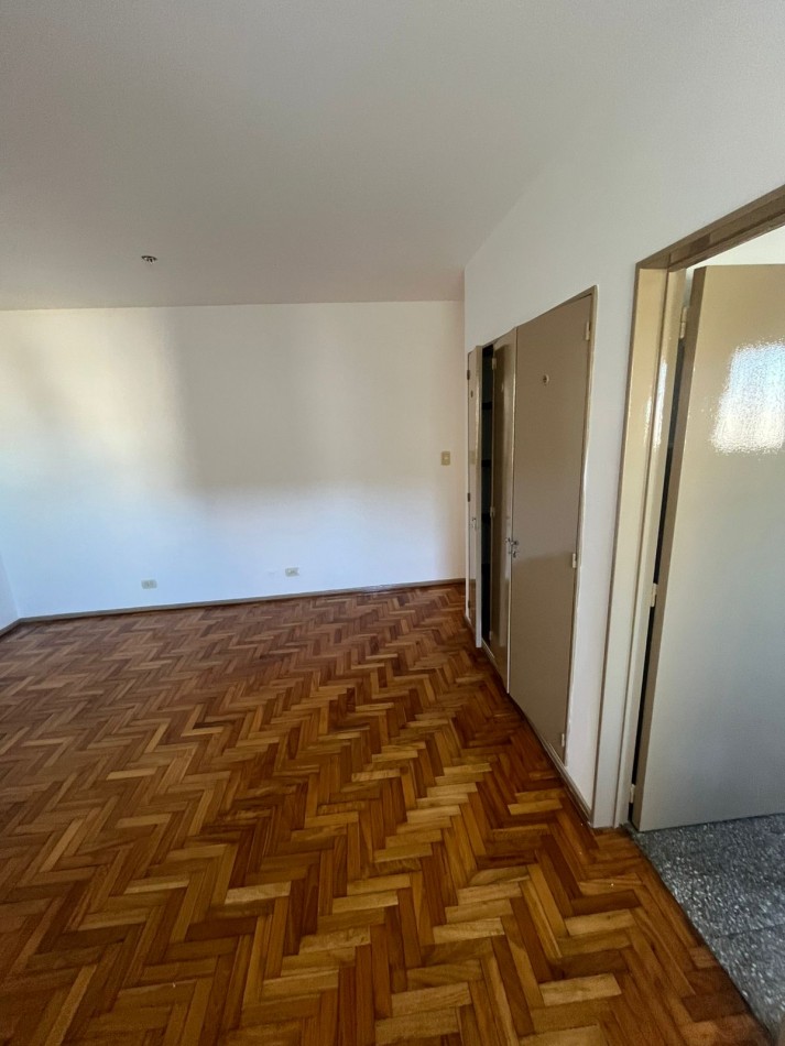 SE ALQUILA 2 AMBIENTES IMPECABLE Y LUMINOSO CON LAVADERO ***FINAER O GARANTIA YA *** 
