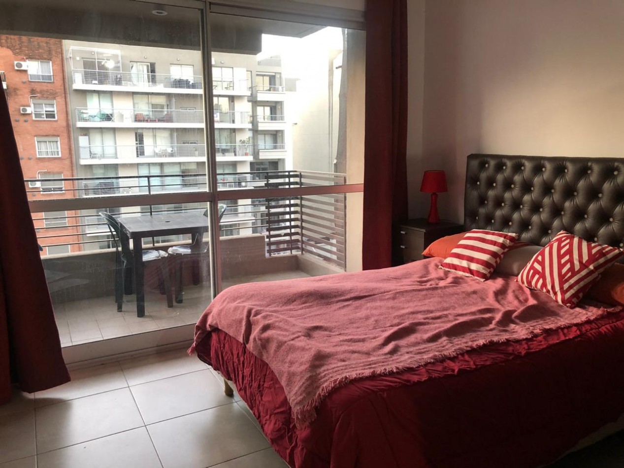 SE ALQUILA MONOAMBIENTE AMPLIO CONTRAFRENTE CON BALCON, SUM PARRILLA Y LAUNDRY 