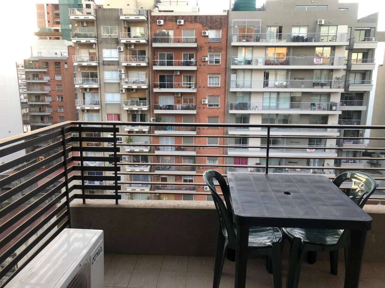 SE ALQUILA MONOAMBIENTE AMPLIO CONTRAFRENTE CON BALCON, SUM PARRILLA Y LAUNDRY 