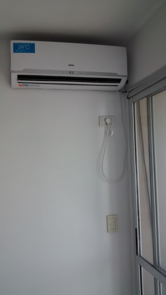 SE ALQUILA MONOAMBIENTE AMPLIO CONTRAFRENTE CON BALCON, SUM PARRILLA Y LAUNDRY 