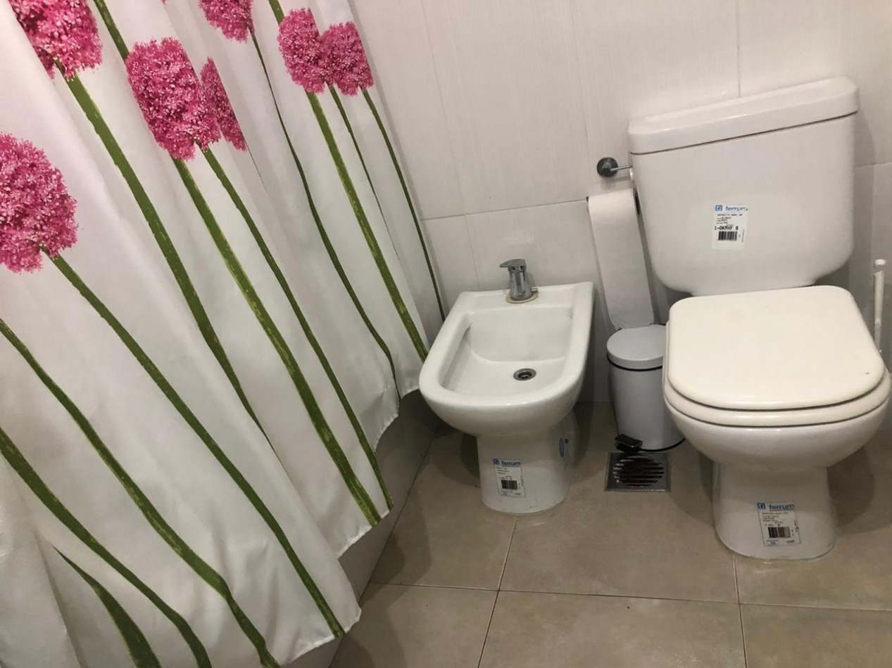 SE ALQUILA MONOAMBIENTE AMPLIO CONTRAFRENTE CON BALCON, SUM PARRILLA Y LAUNDRY 