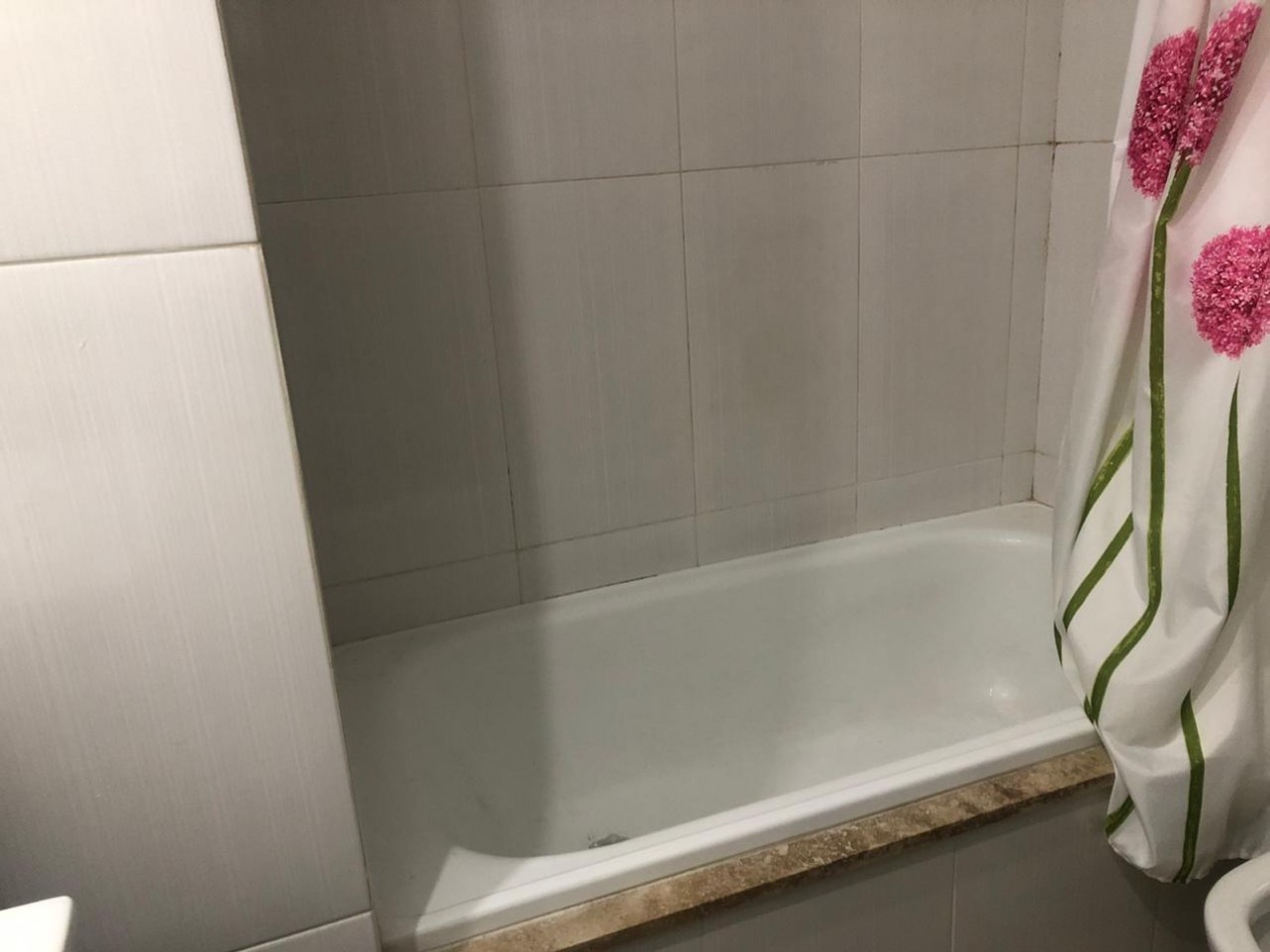SE ALQUILA MONOAMBIENTE AMPLIO CONTRAFRENTE CON BALCON, SUM PARRILLA Y LAUNDRY 