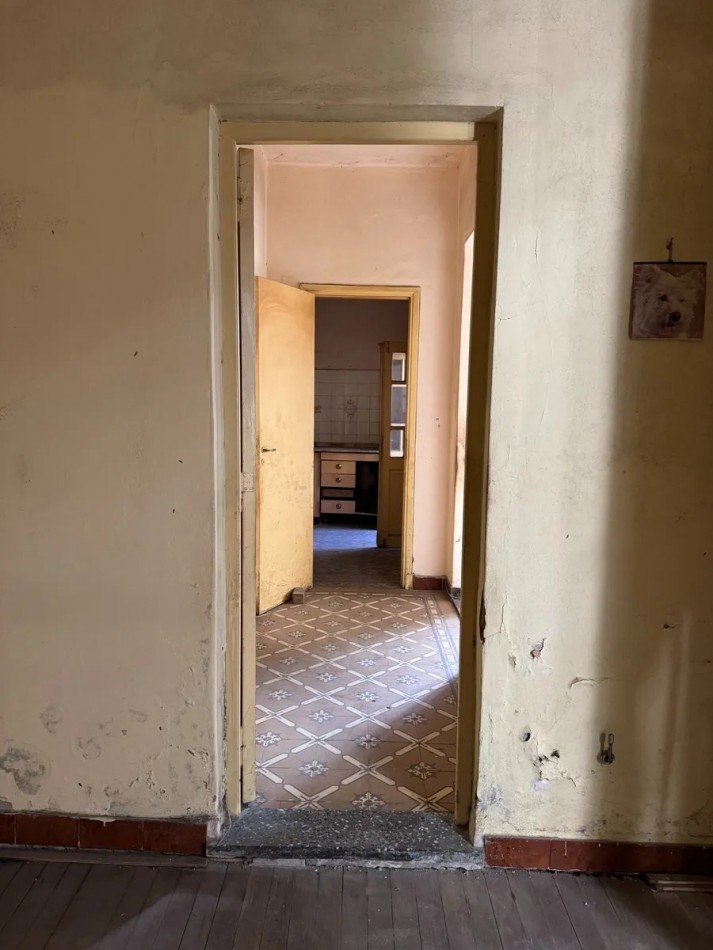 VENTA PH 4 AMBIENTES A RECICLAR SIN EXPENSAS 