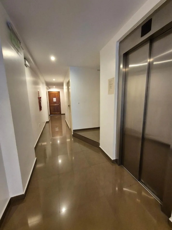 VENTA 2 AMBIENTES AL FRENTE MUY BUENA UBICACION BAJAS EXPENSAS 