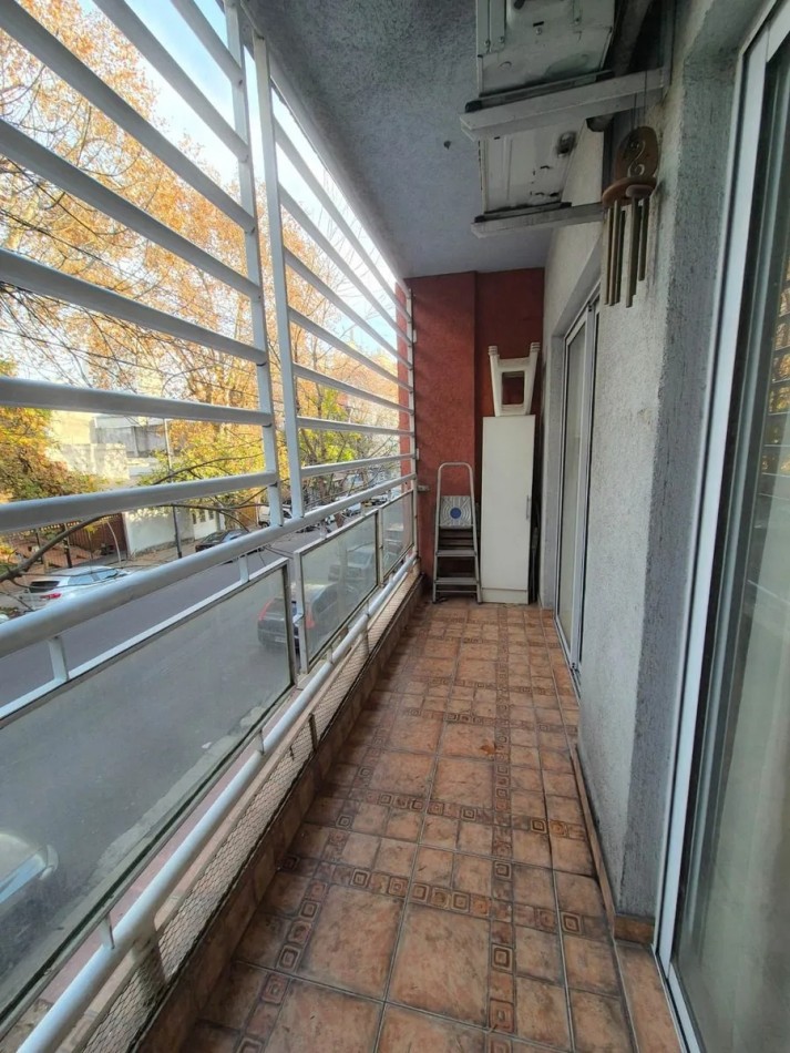 VENTA 2 AMBIENTES AL FRENTE MUY BUENA UBICACION BAJAS EXPENSAS 