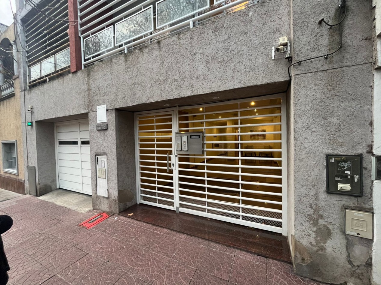 VENTA 2 AMBIENTES AL FRENTE MUY BUENA UBICACION BAJAS EXPENSAS 