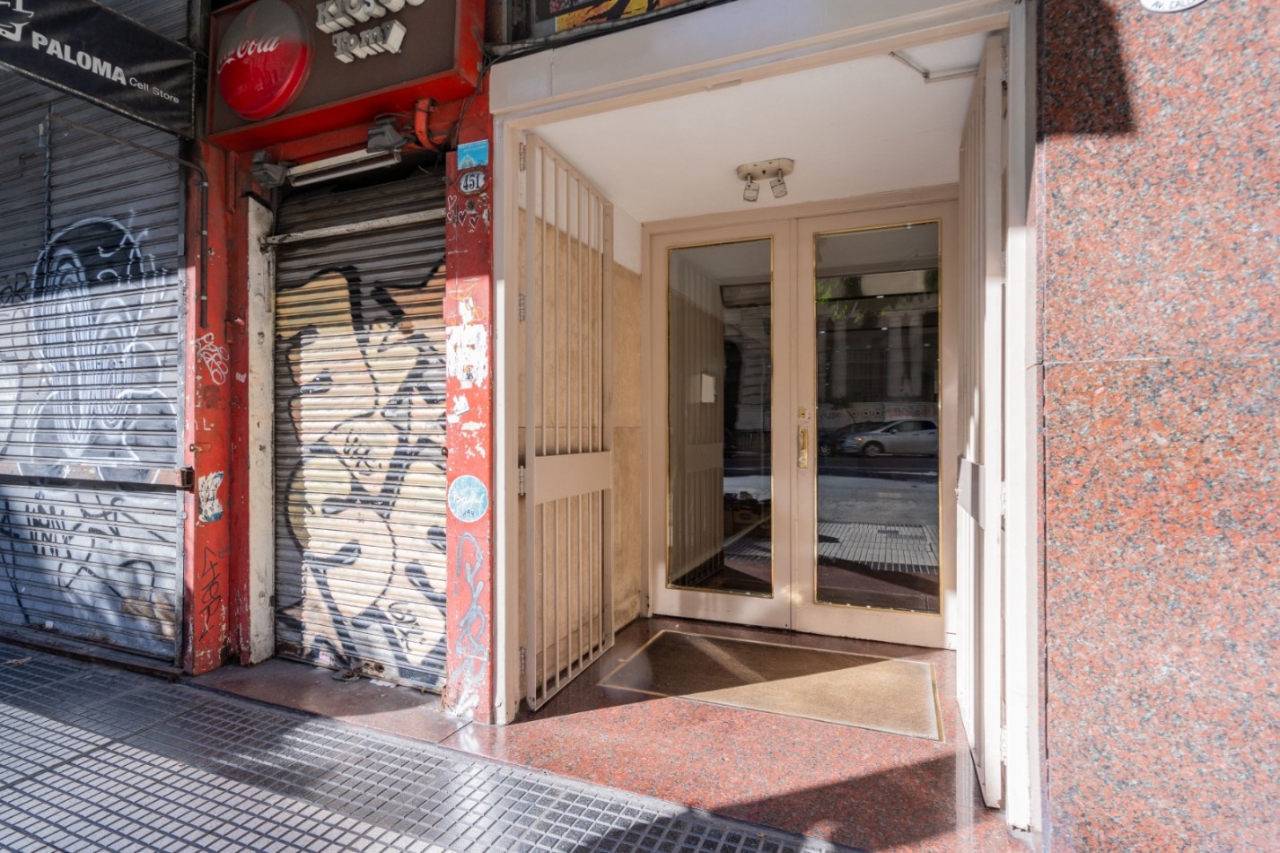 VENTA OPORTUNIDAD OFICINA MUY BUENA UBICACION 
