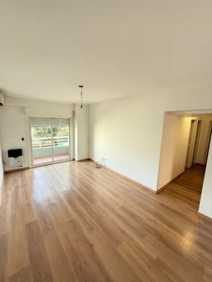 3 Ambientes contrafrente luminoso con PATIO cubierto **APTO CREDITO BANCARIO**