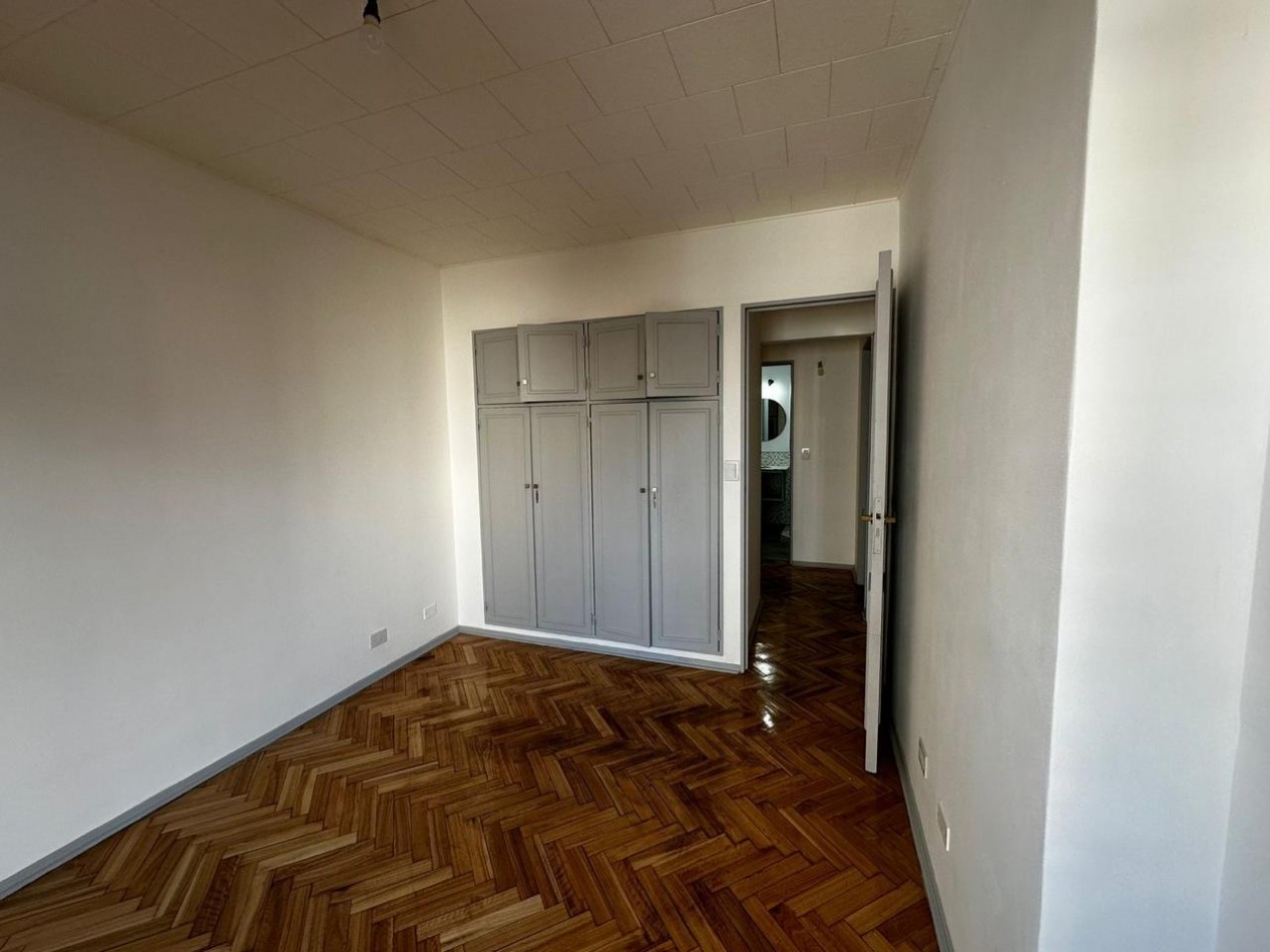 VENTA DEPTO. 4 AMBIENTES AL FRENTE CON COCHERA ***APTO CREDITO BANCARIO****