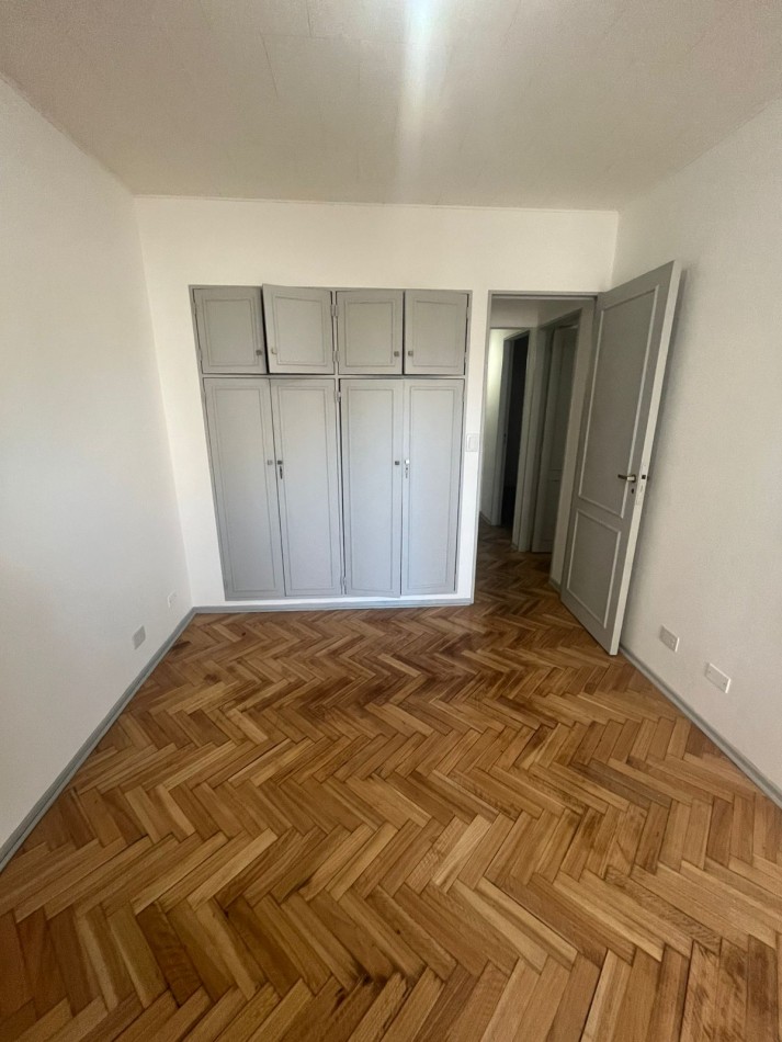 VENTA DEPTO. 4 AMBIENTES AL FRENTE CON COCHERA ***APTO CREDITO BANCARIO****