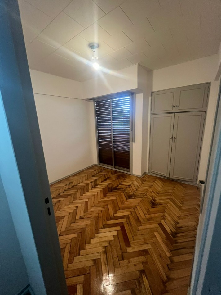 VENTA DEPTO. 4 AMBIENTES AL FRENTE CON COCHERA ***APTO CREDITO BANCARIO****