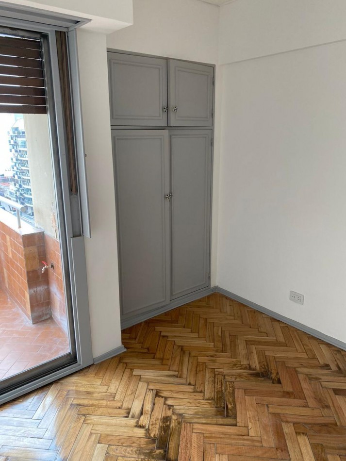 VENTA DEPTO. 4 AMBIENTES AL FRENTE CON COCHERA ***APTO CREDITO BANCARIO****