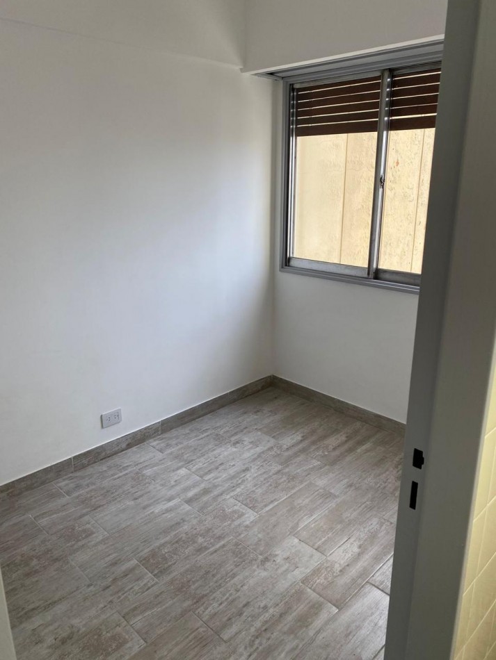 VENTA DEPTO. 4 AMBIENTES AL FRENTE CON COCHERA ***APTO CREDITO BANCARIO****