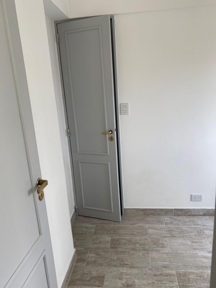 VENTA DEPTO. 4 AMBIENTES AL FRENTE CON COCHERA ***APTO CREDITO BANCARIO****