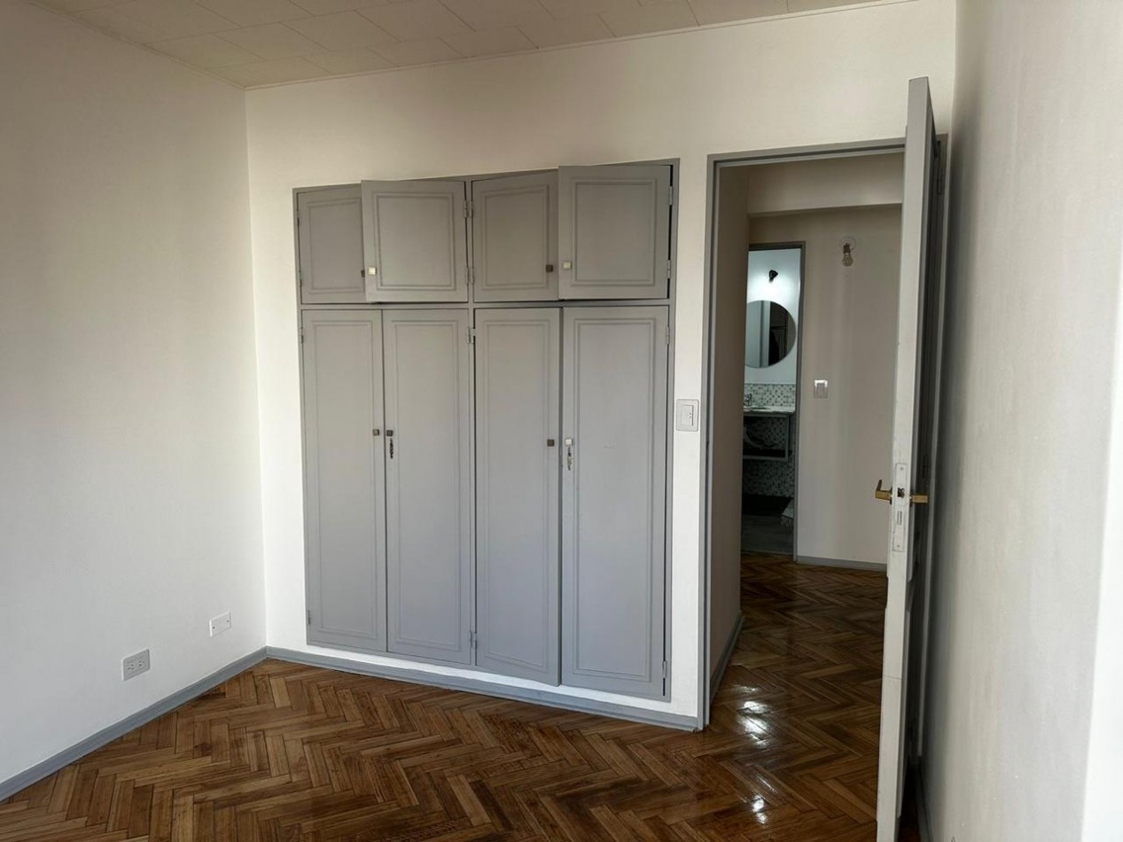 VENTA DEPTO. 4 AMBIENTES AL FRENTE CON COCHERA ***APTO CREDITO BANCARIO****