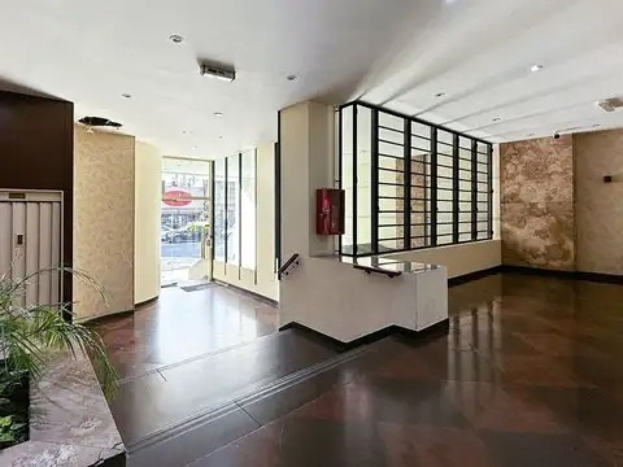 VENTA DEPTO. 4 AMBIENTES AL FRENTE CON COCHERA ***APTO CREDITO BANCARIO****