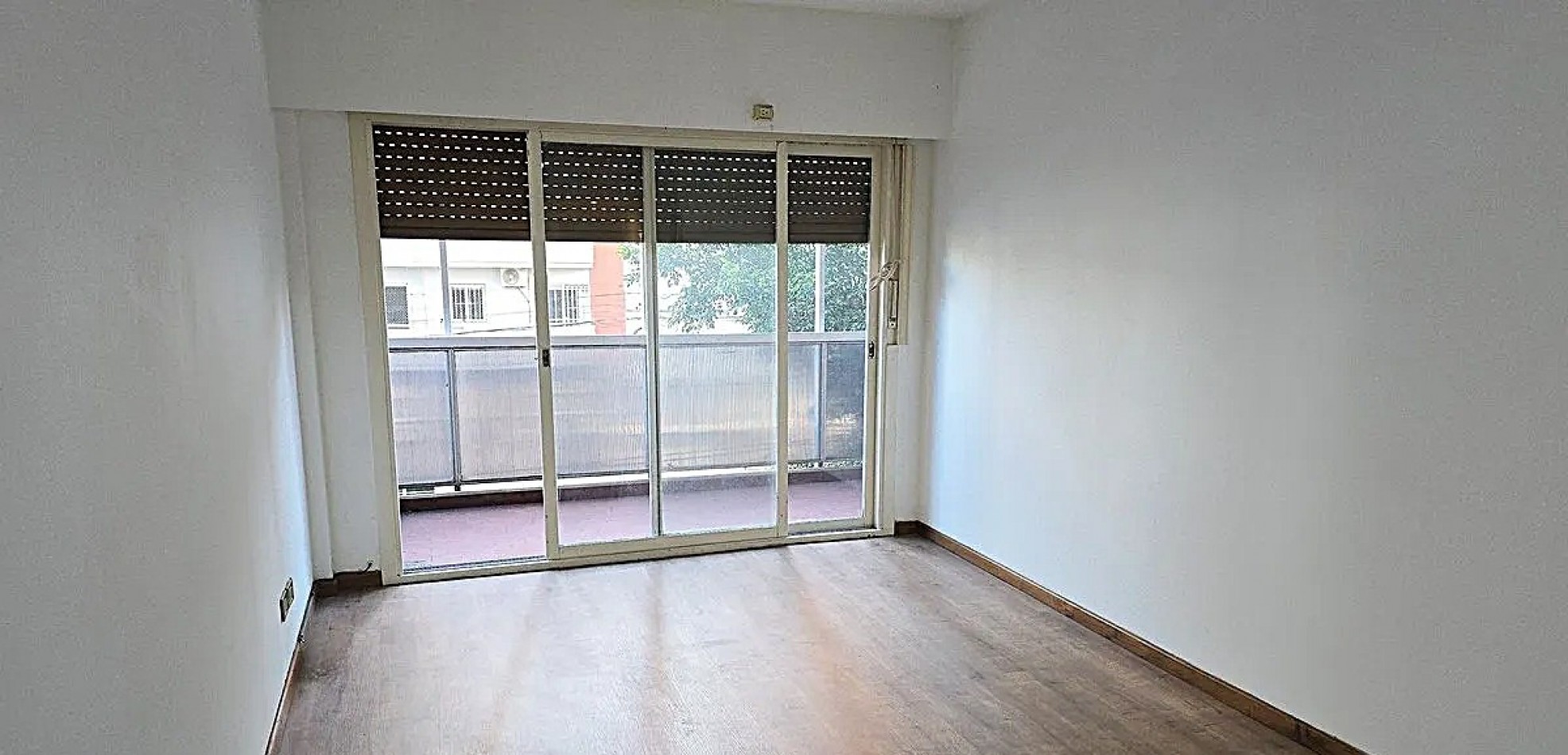 VENTA 2 AMBIENTES AL FRENTE CON BALCON Y LAVADERO CERCA DE TODO ***APTO CREDITO BANCARIO***