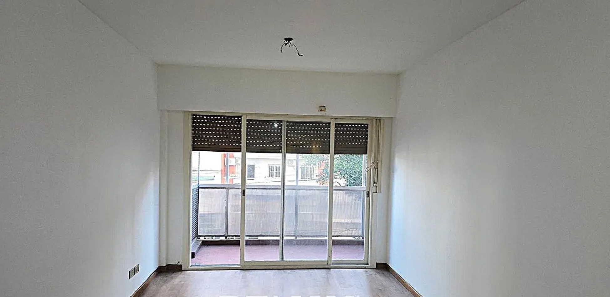 VENTA 2 AMBIENTES AL FRENTE CON BALCON Y LAVADERO CERCA DE TODO ***APTO CREDITO BANCARIO***
