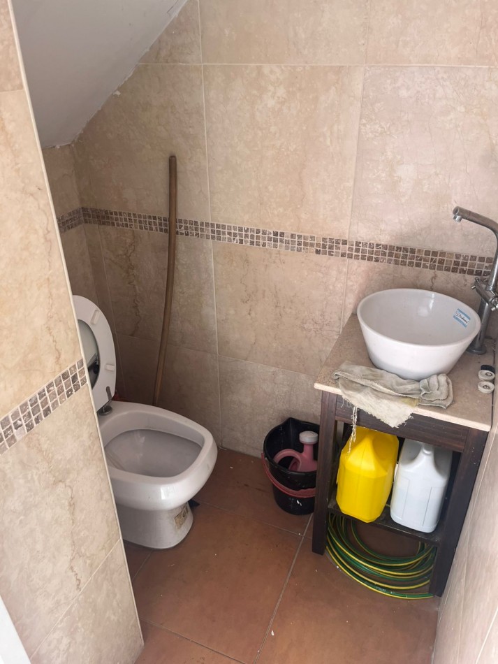 SE ALQUILA MONOAMBIENTE AL FRENTE CON BALCON SOBRE AVENIDA MUY LUMINOSO 