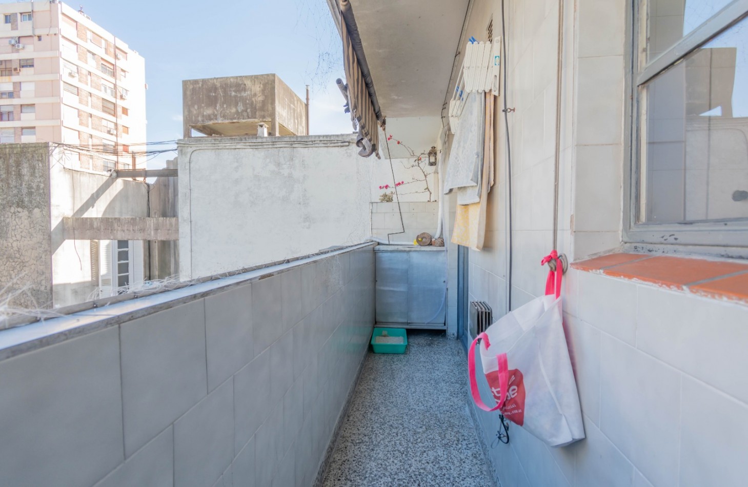 Venta 3 ambientes contrafrente muy luminoso ***APTO CREDITO BANCARIO*** BAJAS EXPENSAS 
