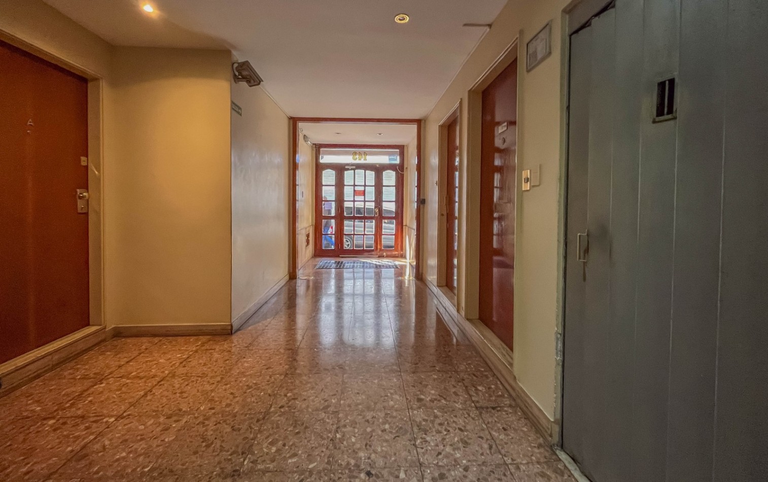 Venta 3 ambientes contrafrente muy luminoso ***APTO CREDITO BANCARIO*** BAJAS EXPENSAS 