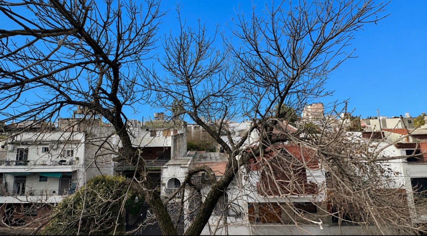 EXCELENTE PH AL FRENTE 4 AMBIENTES BALCON, PATIO Y TERRAZA ****APTO CREDITO BANCARIO****