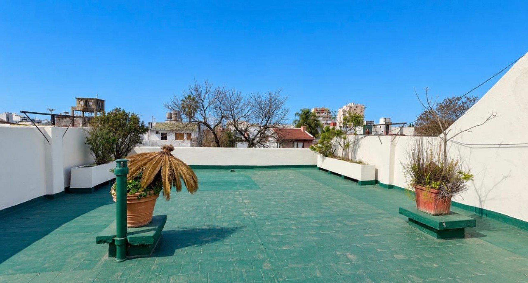 EXCELENTE PH AL FRENTE 4 AMBIENTES BALCON, PATIO Y TERRAZA ****APTO CREDITO BANCARIO****