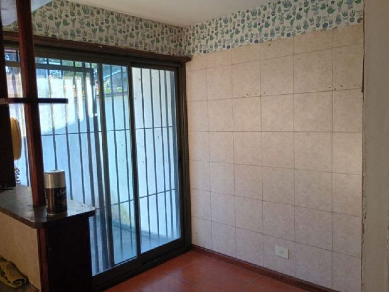 SE ALQUILA TRIPLEX 4 AMBIENTES EXCELENTE UBICACION !! SIN EXPENSAS