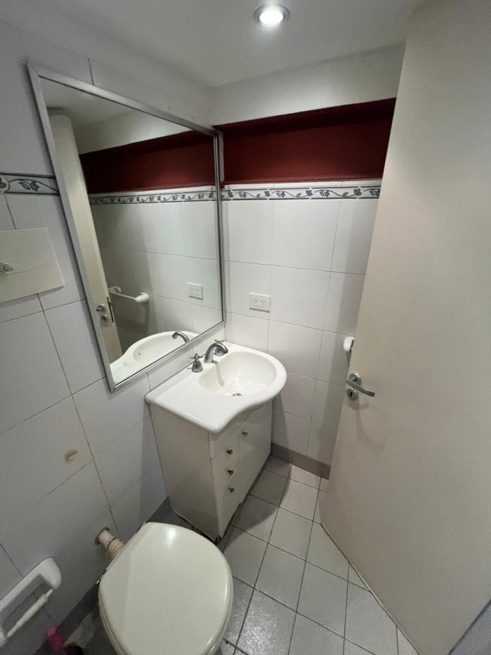 Se Alquila PH entrada independiente Apto comercial y/ profesional Bajas Expensas 