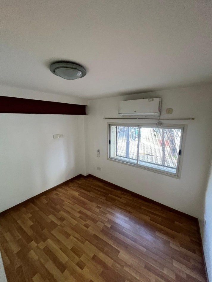 Se Alquila PH entrada independiente Apto comercial y/ profesional Bajas Expensas 