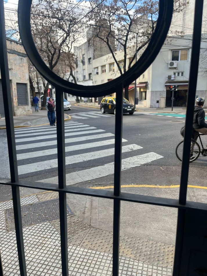 Se Alquila PH entrada independiente Apto comercial y/ profesional Bajas Expensas 