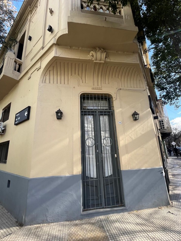 Se Alquila PH entrada independiente Apto comercial y/ profesional Bajas Expensas 