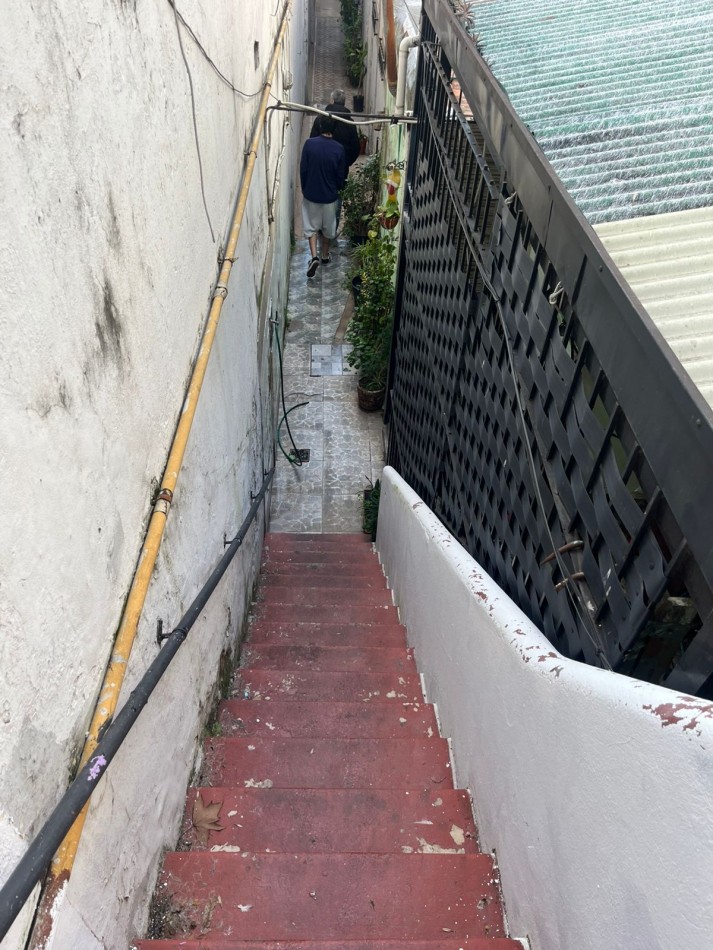 OPORTUNIDAD PH A RECICLAR PRIMER PISO POR ESCALERA APTO CREDITO BANCARIO 