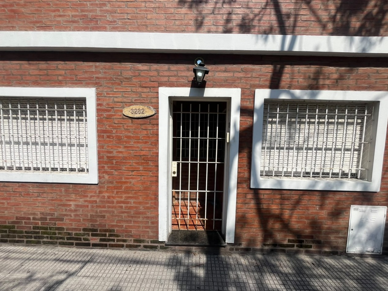 PH al frente entrada independiente "VILLA DEVOTO" a mejorar 