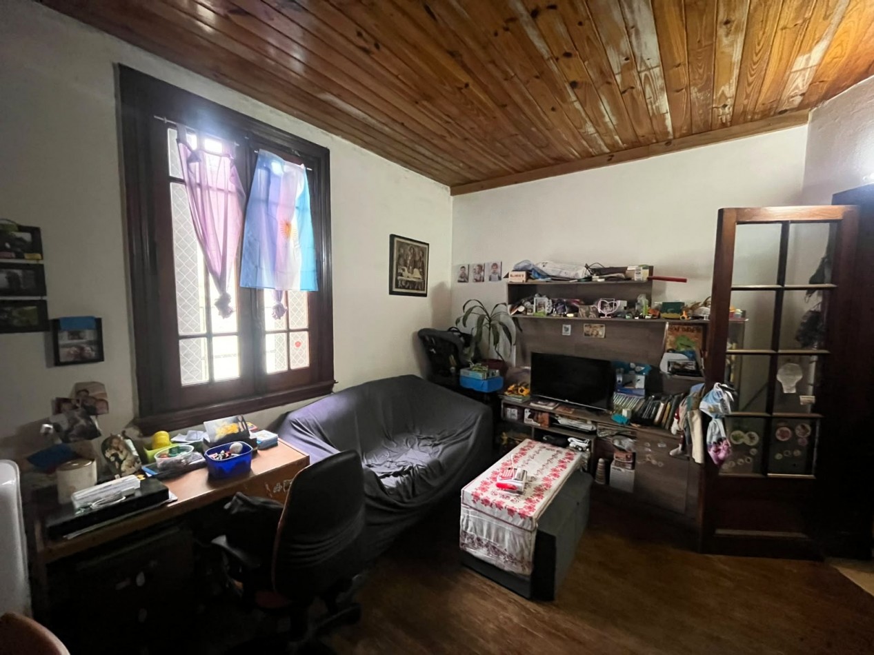 OPORTUNIDAD PH 3 AMBIENTES 2 PISO X ESCALERAS, BAJAS EXPENSAS 