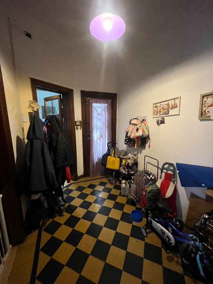 OPORTUNIDAD PH 3 AMBIENTES 2 PISO X ESCALERAS, BAJAS EXPENSAS 