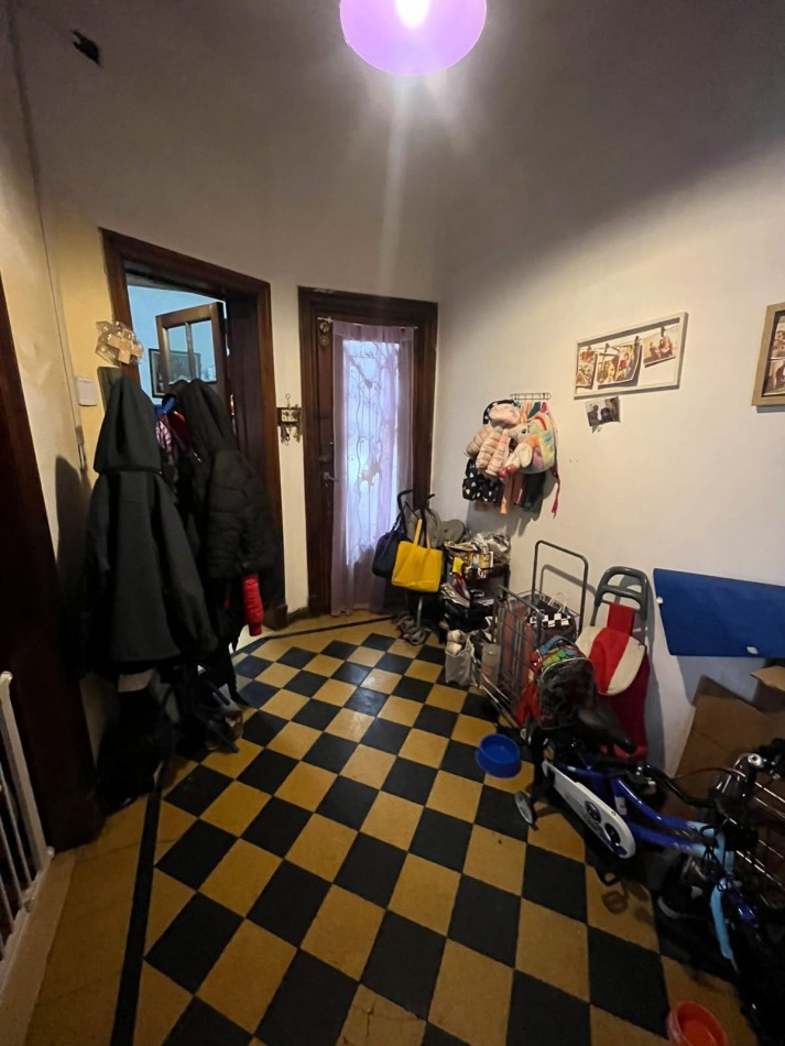 OPORTUNIDAD PH 3 AMBIENTES 2 PISO X ESCALERAS, BAJAS EXPENSAS 