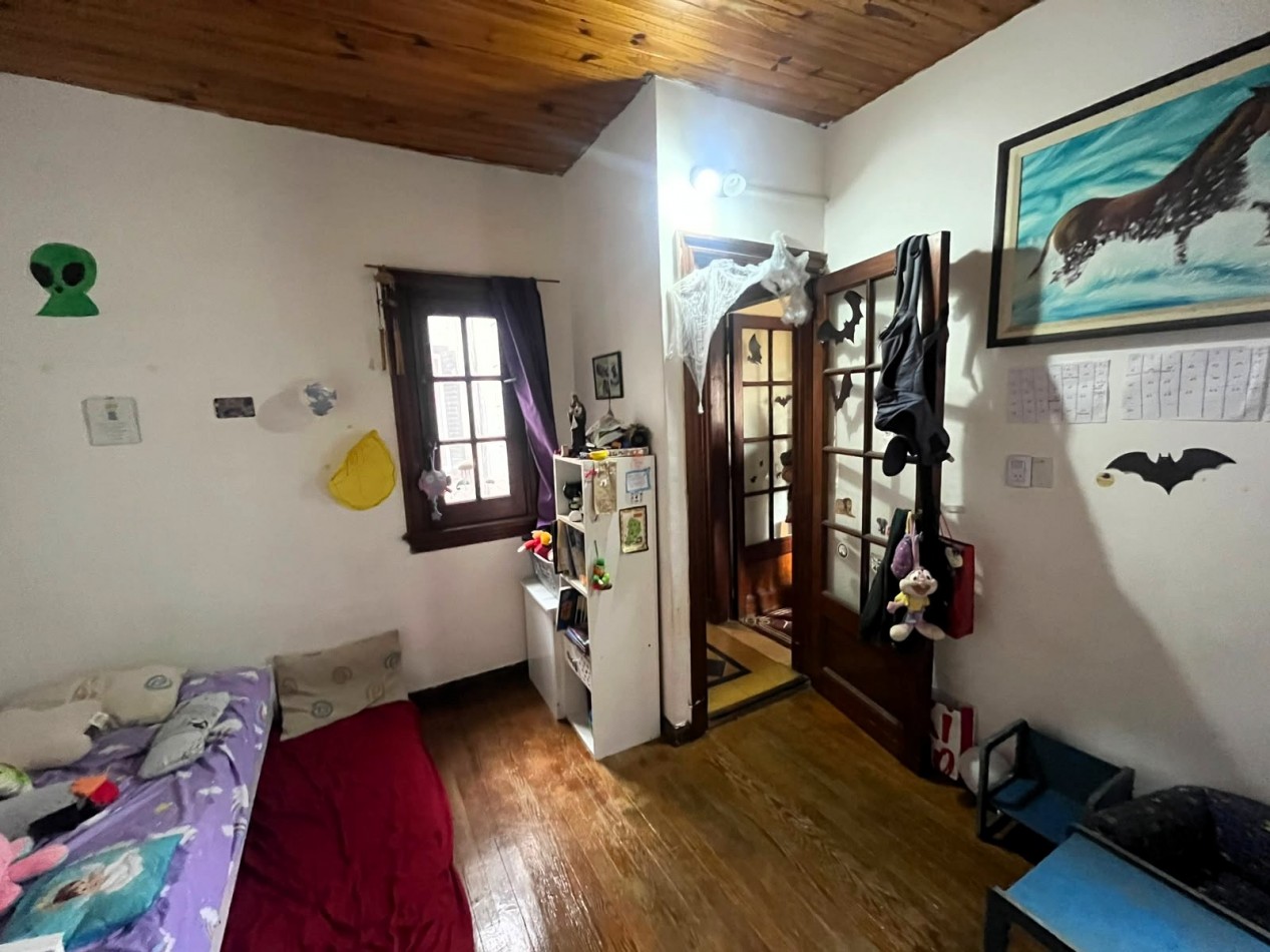 OPORTUNIDAD PH 3 AMBIENTES 2 PISO X ESCALERAS, BAJAS EXPENSAS 